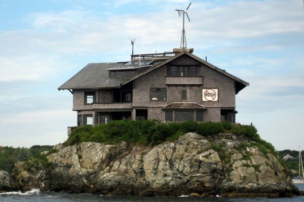clingstone casa sobre la roca