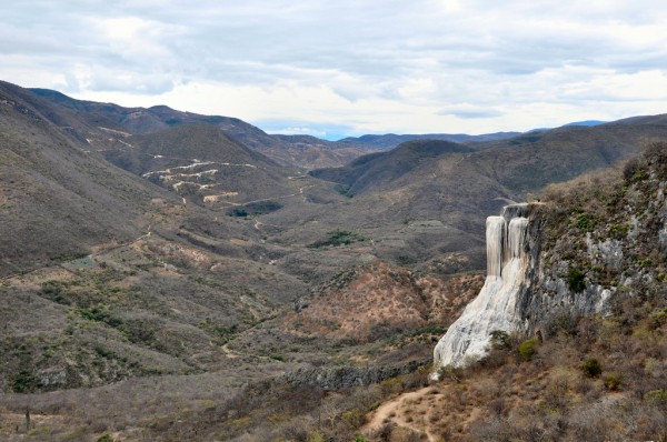 panoramica hierve el agua cascada petrificada oaxaca mexico
