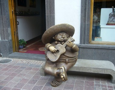 escultura mariachi tlaquepaque