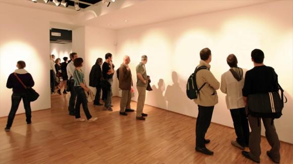 Galería de arte expone arte invisible en Nueva York
