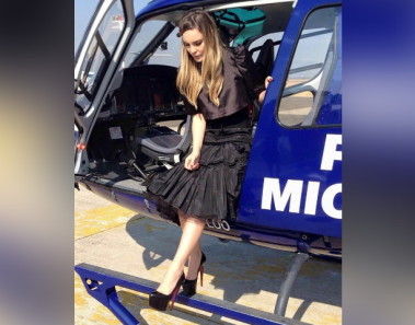 Nueva polémica de Belinda por viaje en helicóptero oficial para ver al papa