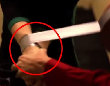 Cómo escaparte si te atan las manos con cinta aislante