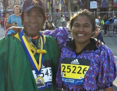 Los Tarahumaras Arnulfo e Irma corrieron la Maratón de Boston