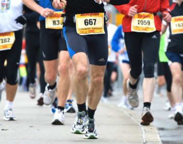 Este hombre es un ganador aunque siempre llega al último en los maratones
