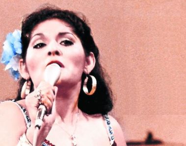 Biografía de Chayito Valdez, La alondra de Sinaloa, México