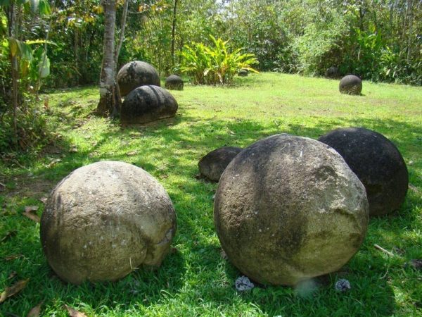 esferas gigantes de piedra de costa rica