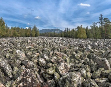 El Gran Río de Piedras en Rusia