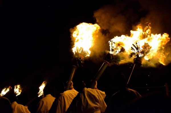 wakakusa yamayaki festival fuegos artificiales