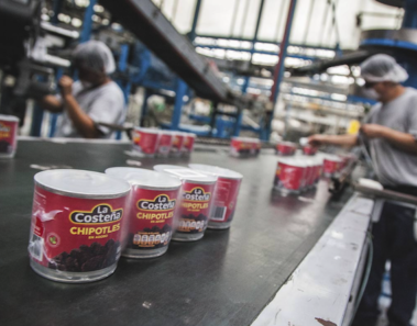 Aseguran que cerca de 12 mil latas de La Costeña contienen orines de los empleados