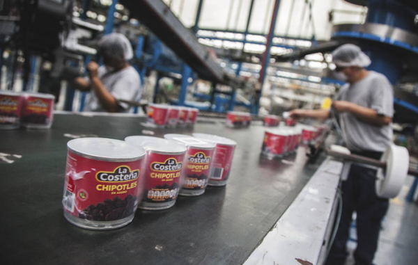 Aseguran que cerca de 12 mil latas de La Costeña contienen orines de los empleados