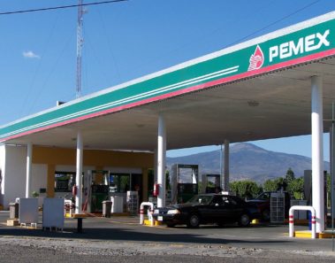 Cuidado con esta práctica cuando vayas a cargar gasolina