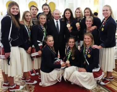 El presidente de Rusia les dio un BMW a los medallistas, mientras que la CONADE les quita su dinero