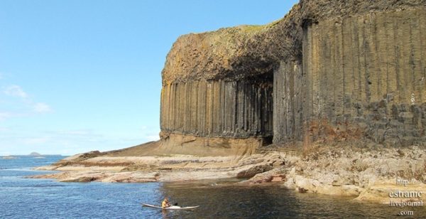 Las espectaculares cuevas en la isla de Staffa