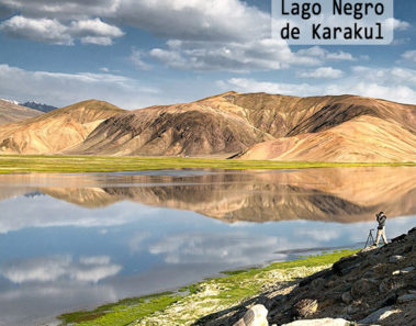 El místico Lago Negro de Karakul