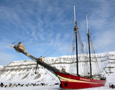El velero Noorderlicht. Un hotel atrapado en el hielo artico