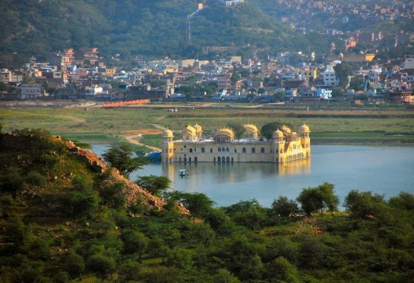 Este es el Jal Mahal, el palacio flotante de Jaipur