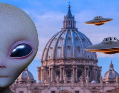 Vaticano confirma la vida de extraterrestres y que la guerra espacial está por comenzar