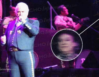 El fantasma de Juan Gabriel se apareció durante un concierto de Vicente Fernández