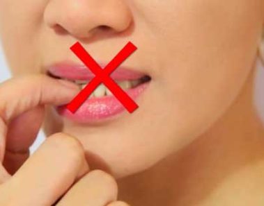 ¿Por qué no podemos parar de morder nuestras uñas?
