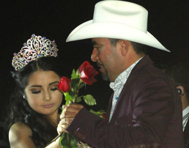 Así fue el vals en los XV de Rubí, ¡se veía como una princesa!