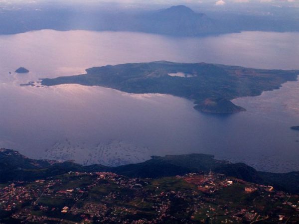 Taal, el pequeño lago en una isla que está dentro de otro lago