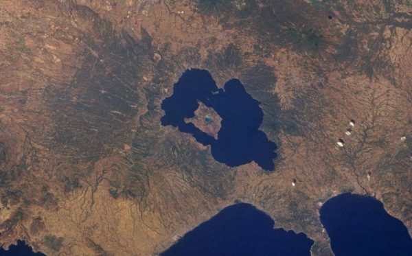 Taal, el pequeño lago en una isla que está dentro de otro lago