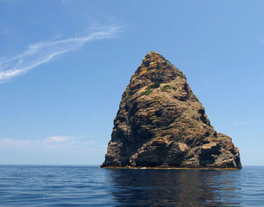La misteriosa isla magnética de Jabuka en Croacia