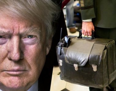 Este es el motivo por el que Donald Trump jamás se separa de su maletín