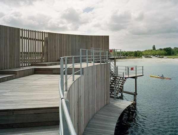 Kastrup, una piscina / alberca al aire libre en medio del mar