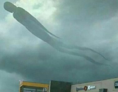 Se ha revelado la verdad detrás de la misteriosa figura humana que volaba en Zambia