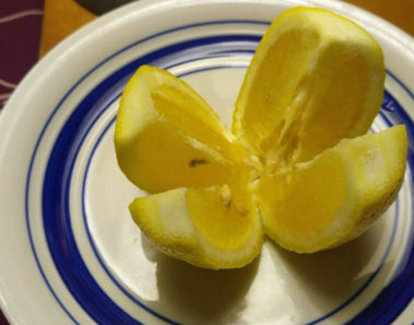 8 razones que te convencerán de colocar un limón en tu cama cada noche