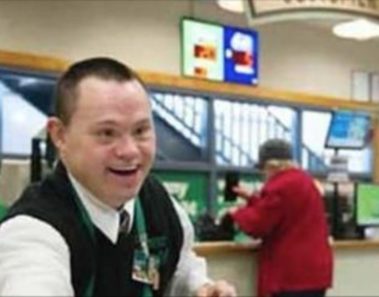 Insultó a un empleado llamándolo “mongolo” y esta fue la respuesta de la tienda
