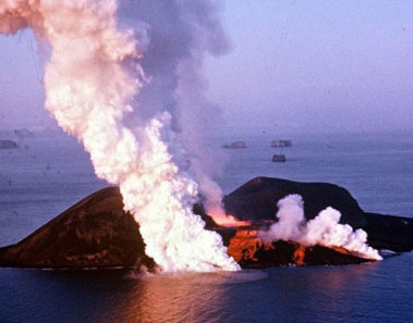 Surtsey, el nacimiento de una nueva isla en Islandia