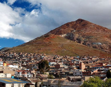 La misteriosa montaña que come hombres en Bolivia