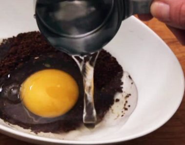 Mira lo que sucede cuando le añades un huevo crudo a tu café