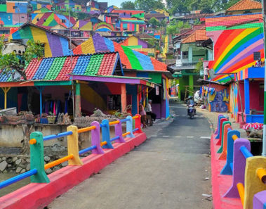 kampung pelangi pueblo indonesio arcoiris