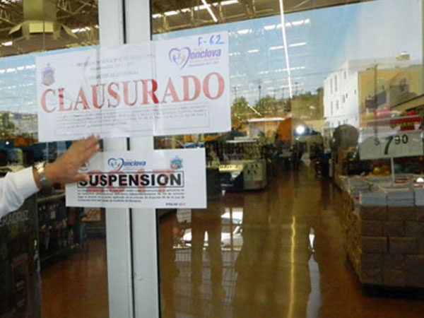 El anuncio de “Colchas para pobres” de Walmart ha causado gran polémica y podría ser clausurado por clasismo