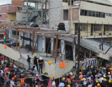 "No podría vivir sin él" niña de 10 años salvó a su hermanito durante el sismo de México