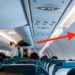 ¿Qué indica el pequeño triángulo negro que se ve en la cabina de los aviones?