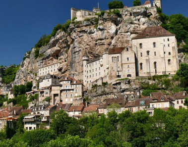 Rocamadour | Un pueblo medieval francés que desafía a la gravedad en un acantilado
