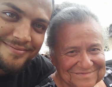 Héroe de carne y hueso: vecino descubre su triste secreto y la ayuda sin dudar