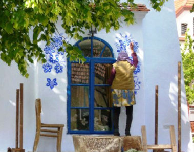 La anciana de República Checa que transformó a su pueblo en una obra de arte