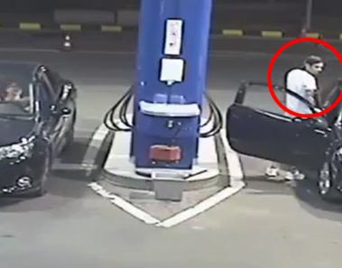 Por fumar en la gasolinera, este sujeto recibió su lección de la manera más increíble