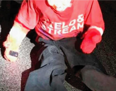Policía adivierte: si ves un niño sentado en la calle, de inmediato pon los seguros a tu auto