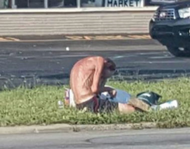 Se encontró con un hombre desnutrido en las calles y entonces ocurrió lo increíble
