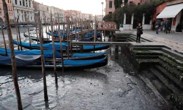 La bella Venecia se ha secado y la culpa la tiene la “Súper Luna de sangre azul”