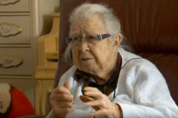 Ladrón armado irrumpe en casa de Doris, 99 años, luego ella se enfrenta y le habla claro
