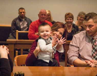 Niño lanza un grito en la corte y el juez sabe directamente que la decisión es correcta