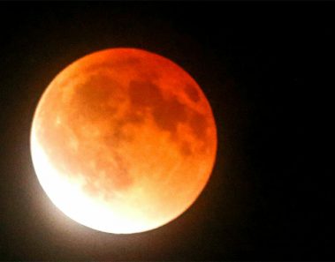 La Luna de sangre: Amantes de las estrellas, preparaos para el eclipse de Luna más largo del siglo