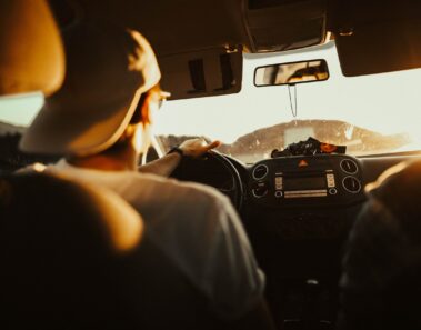 ¿Planeando un viaje largo de vacaciones? Revisa esto en tu carro antes de salir